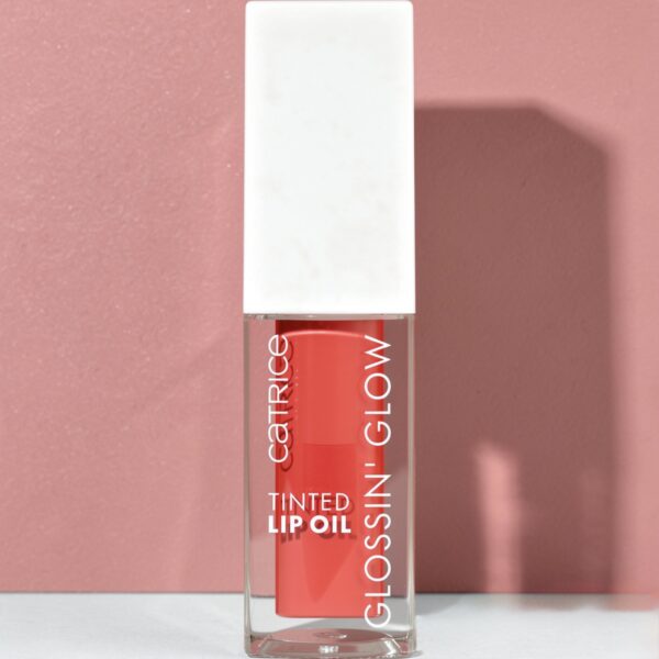 Catrice Glossin' Glow Tinted Lip Oil: drama Mama